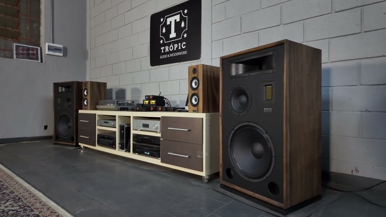 Vídeo 2 - Teste de Audição das Speaker Hi-End TA-415 Beyma - 4 Vias 