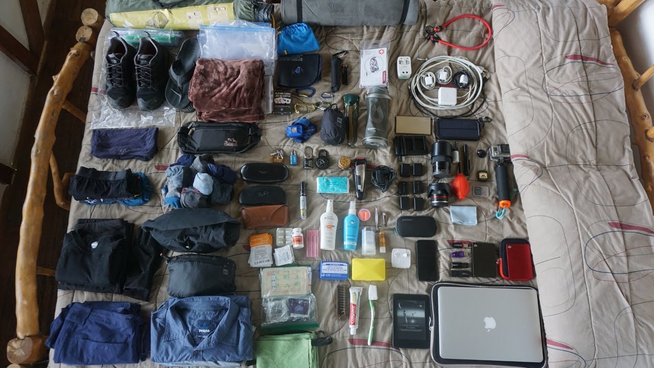 Contenu sac à dos pour un voyage ou un tour du monde 🎒✈️🌏