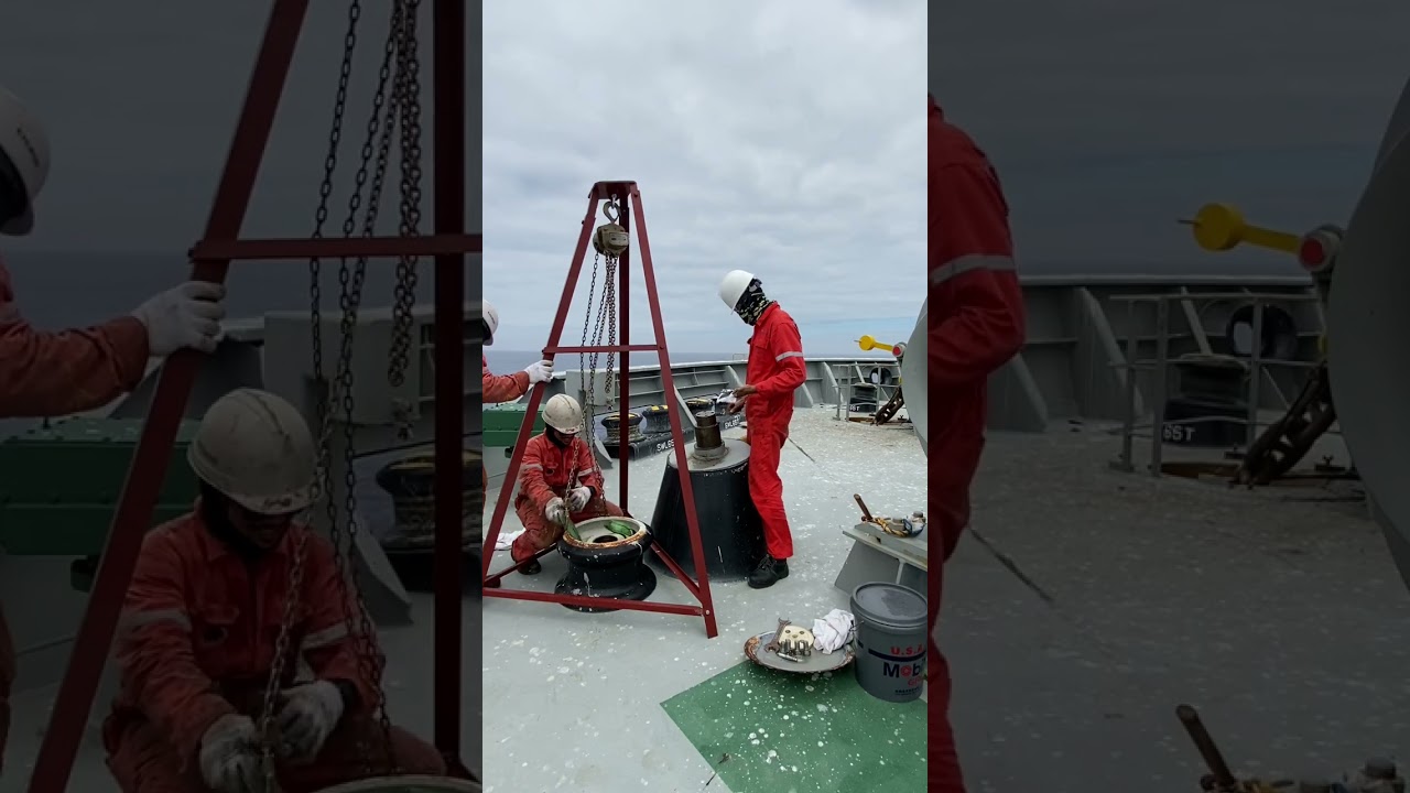 Roller Fairlead Maintenance #seamarinonggerald #seamanvlogger #seaman #marinoph