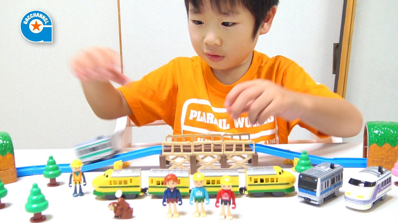 カプセルプラレールの埼京線(モーター車)とドクターイエロー【がっちゃん】