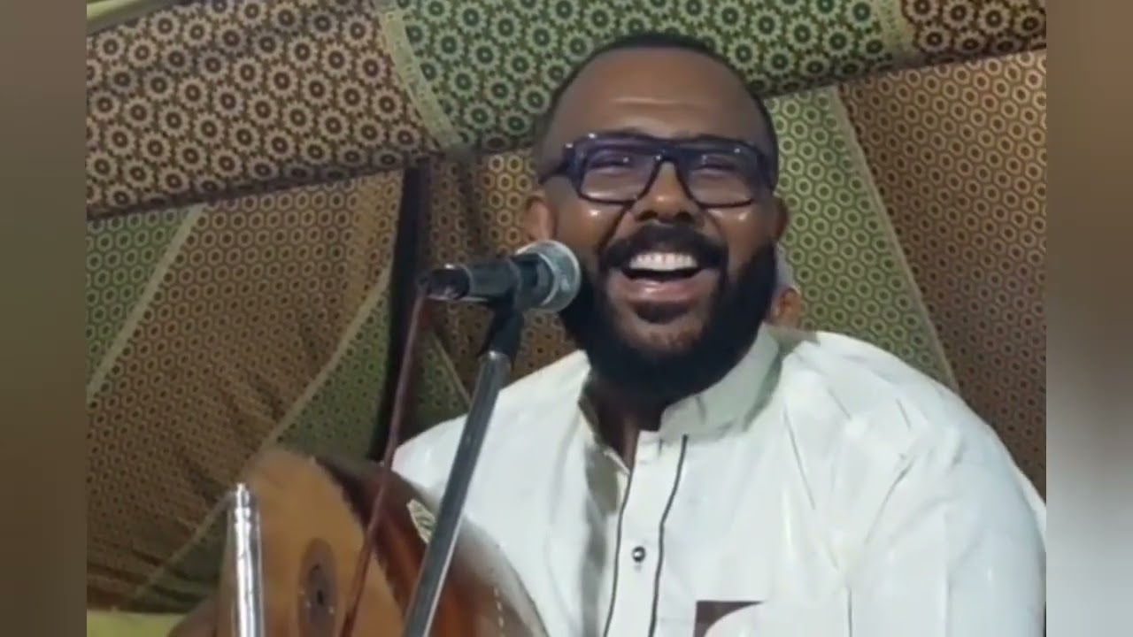 سمرة خمرية تكوي بالنظرة🥰ديما ديما ساكنة في ڨلبي ديما 🥰#حكيم_حمودة