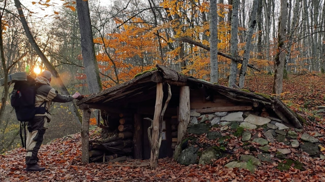 3 Days Living in an Abandoned Dugout: Building a Sauna & Wild Animal Encounter