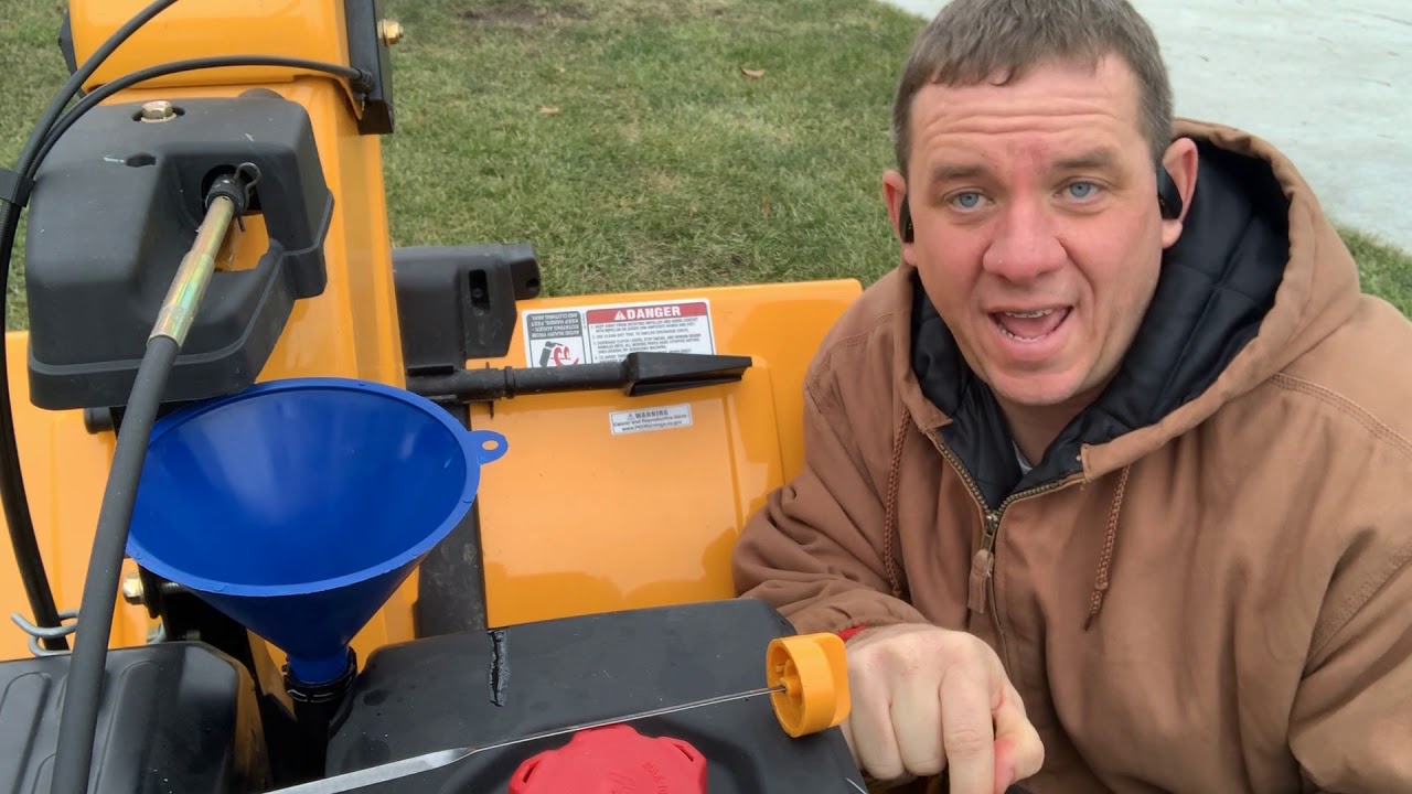 Как заменить масло в снегоочистителе Cub Cadet