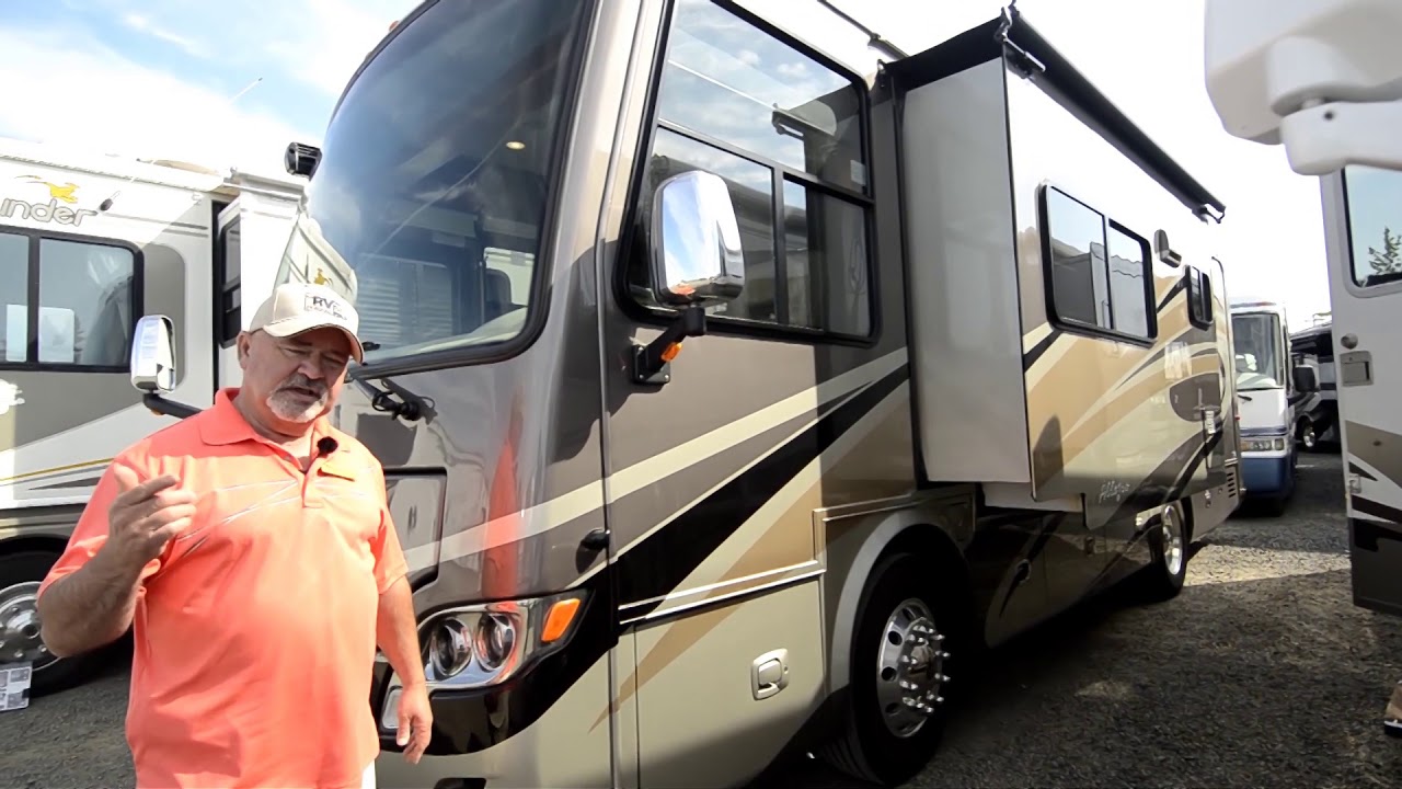 The RV Corral 2014 Tiffin Allegro Breeze 28BR Stock # UA1431