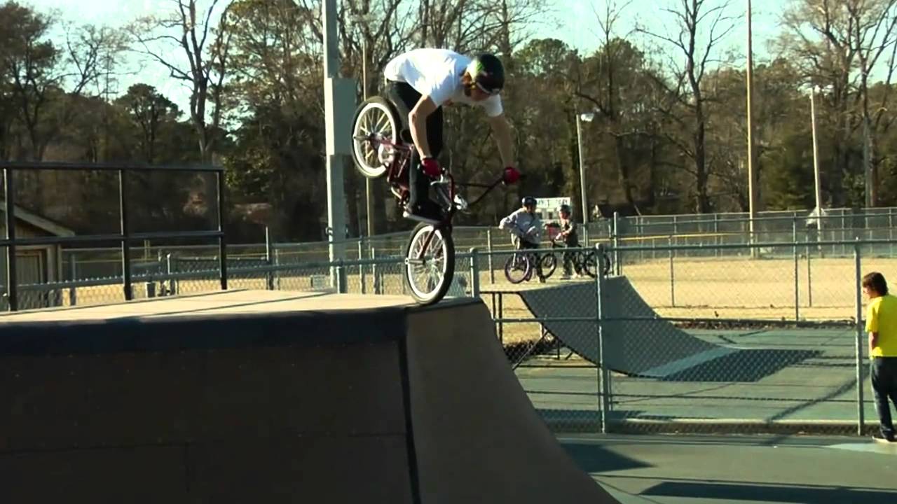 Monster Energy Pat Casey hits up Jaycee Park and The Clairemont YMCA  for a quick session