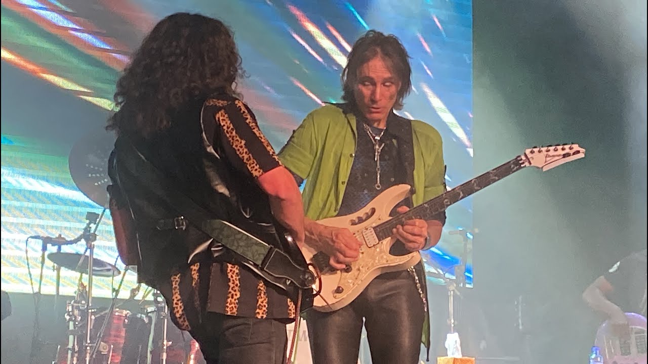 Lights Are On & Incantation - Steve Vai (Sala La Riviera 2023)