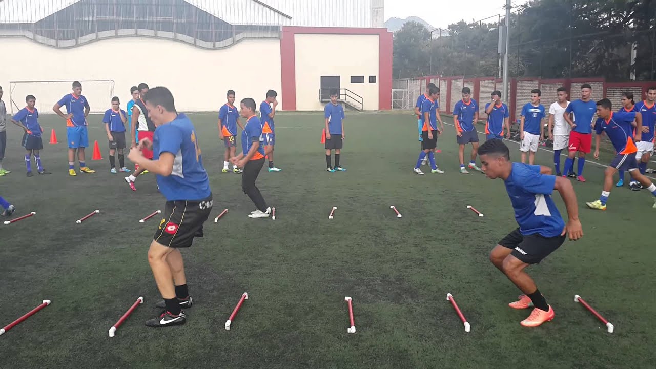 Coordinacion futbol con bastones