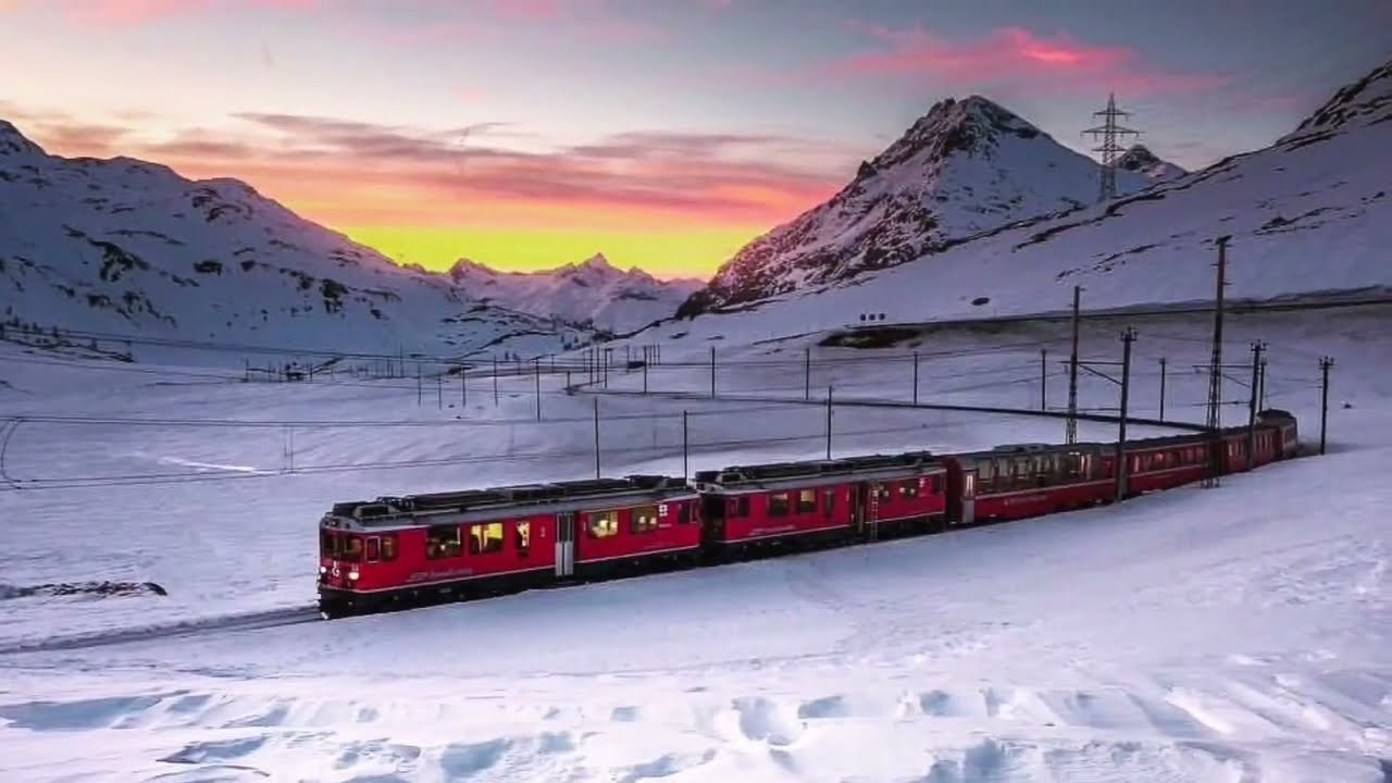 Trenino del Bernina fra Tirano e St. Moritz in Svizzera