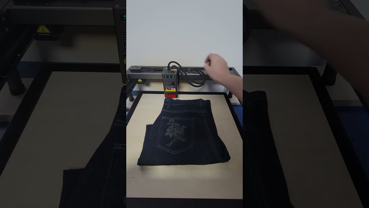 #laserengraving your personalized #jeans with our #crealityfalcon2 22W! #crealityfalcon #diyfashion