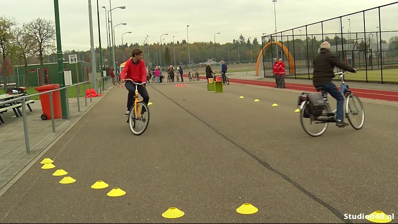 Ouderen leren fietsen op de e-bike