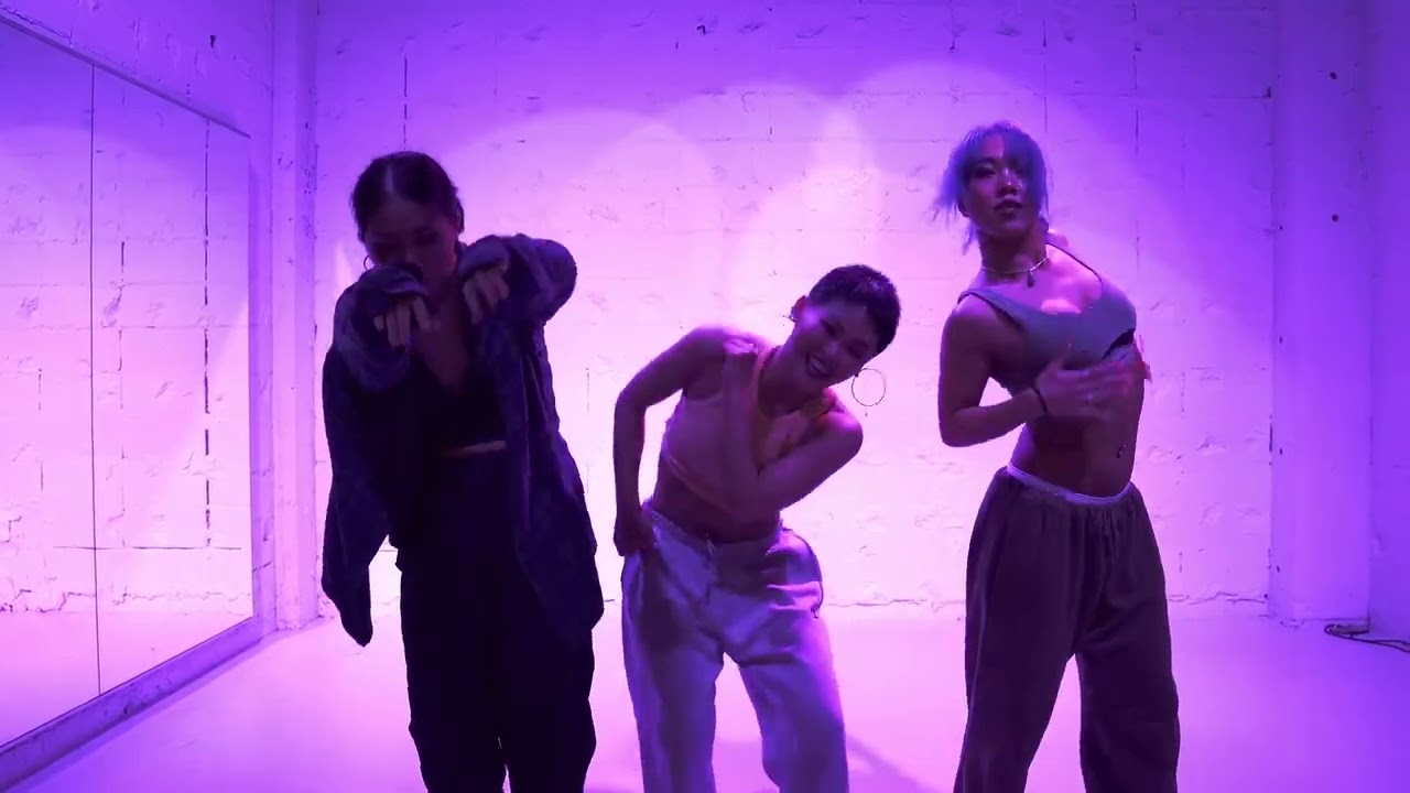 JadeChynoweth W.S in 東京　Wher did you come from? Carlito Olivero