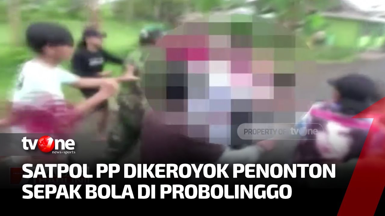 Satpol PP Dikeroyok Penonton Sepak Bola Agustusan Hingga Tersungkur | Kabar Hari Ini tvOne