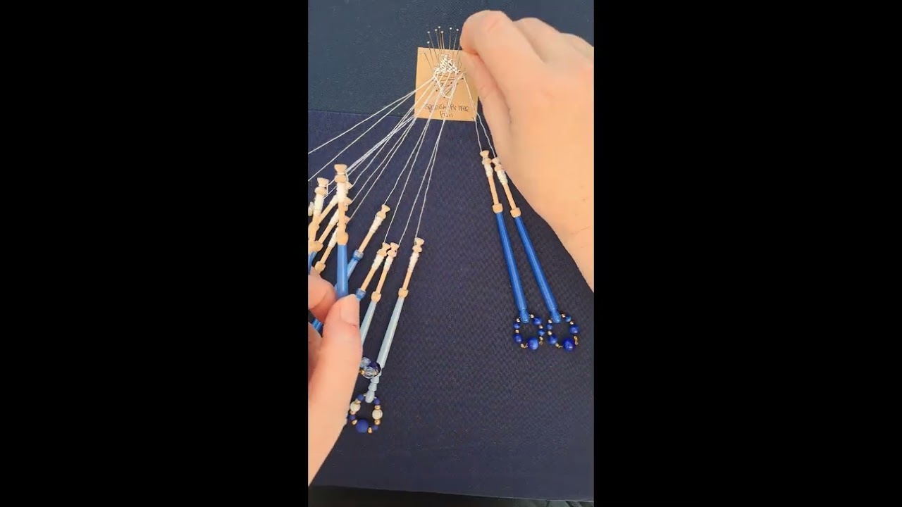 Bobbin lacemaking - Spanish or fir tree fan