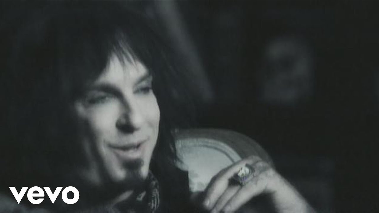 Sixx:A.M. - This Is Gonna Hurt: The Documentaries, Episode 4