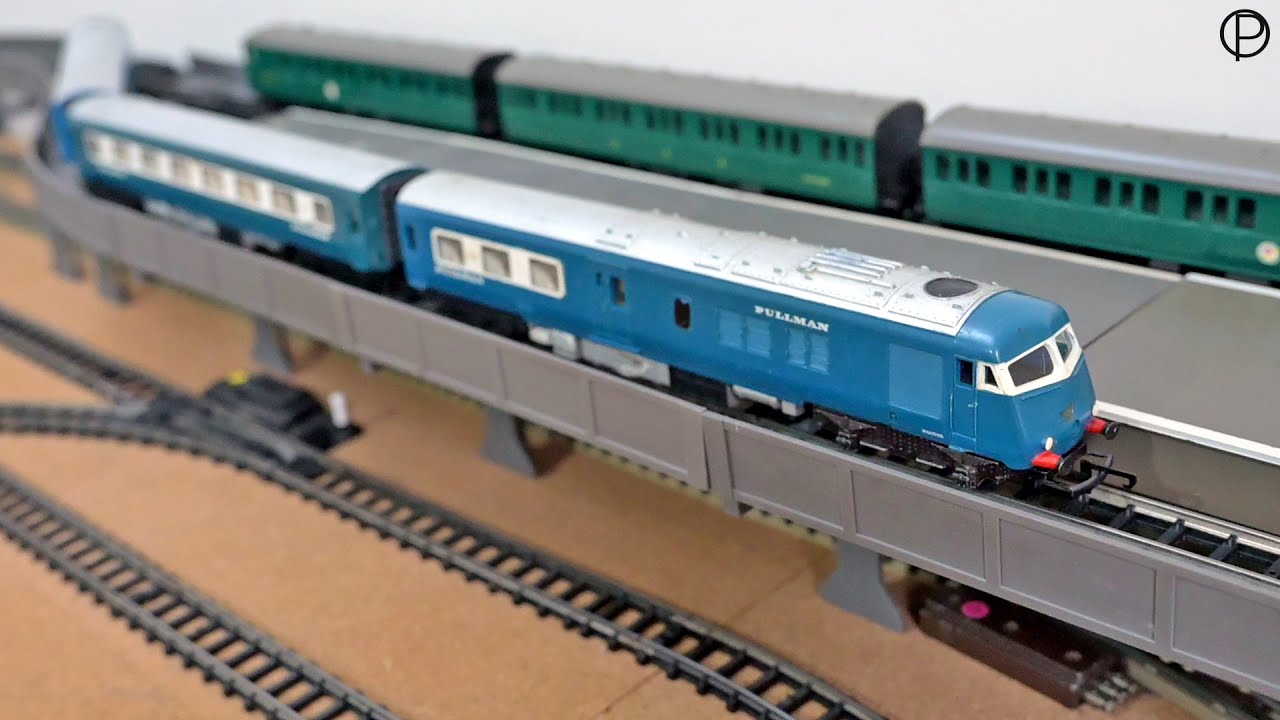 Синий дизельный пульман Tri-ang Railways R.555/R.556 на схеме