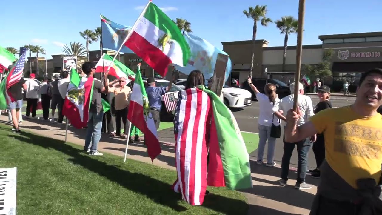 SAN DIEGO IRANIANS Protest 3 07  20 26 از : منوچهر ساگارت