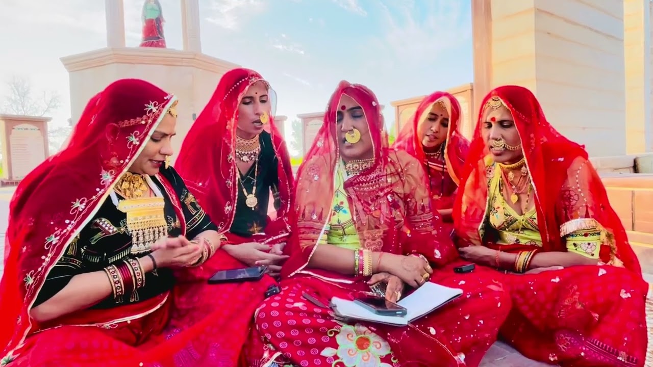 बीकानेर कलेक्टरी आगु इक्कठो हुवणो जरूरी इण वास्ते म्हे एक प्रेरक गीत सुणावणो चावा तो सुणो सा गीत।