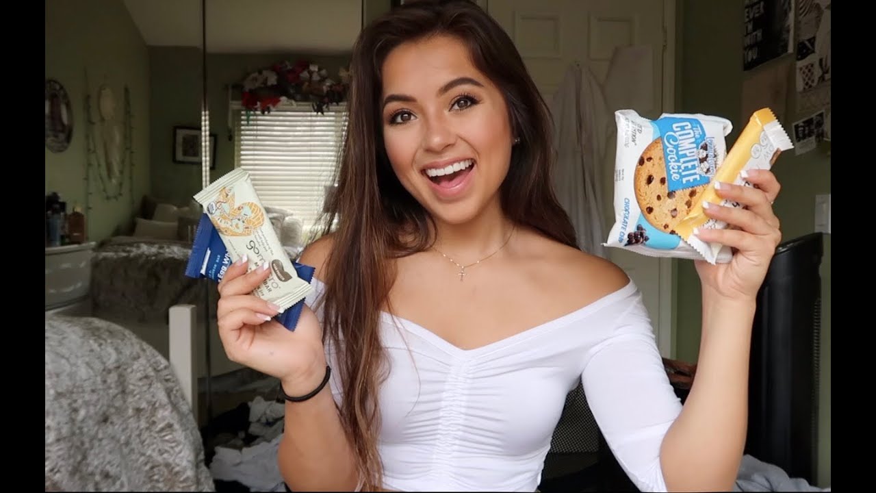 MY FAVORITE PROTEIN BARS/SNACKS FOR PRACTICE | Alyssa Revecho