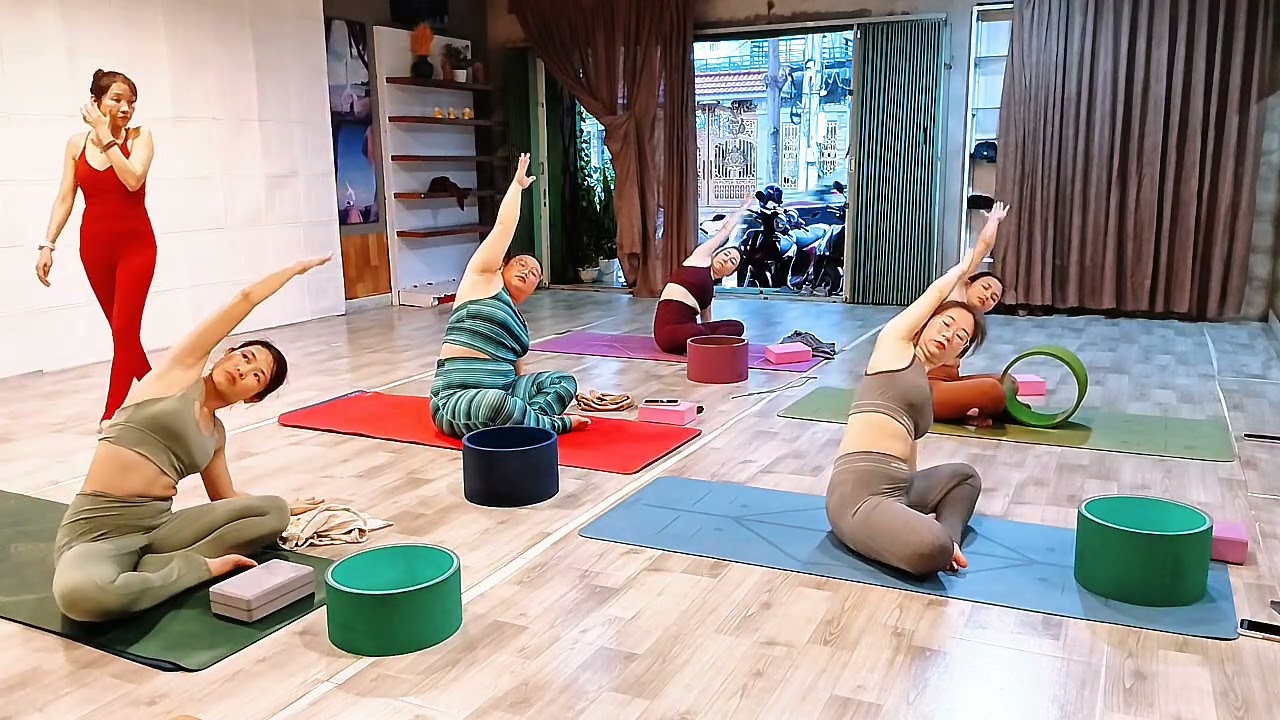 Yoga với vòng. Mở vai và lưng trên  @minhducyoga⁩