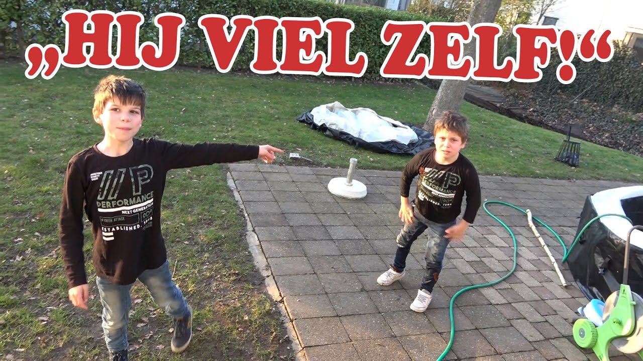 JAYSON DUWT JAYDEN IN HET WATER!!!