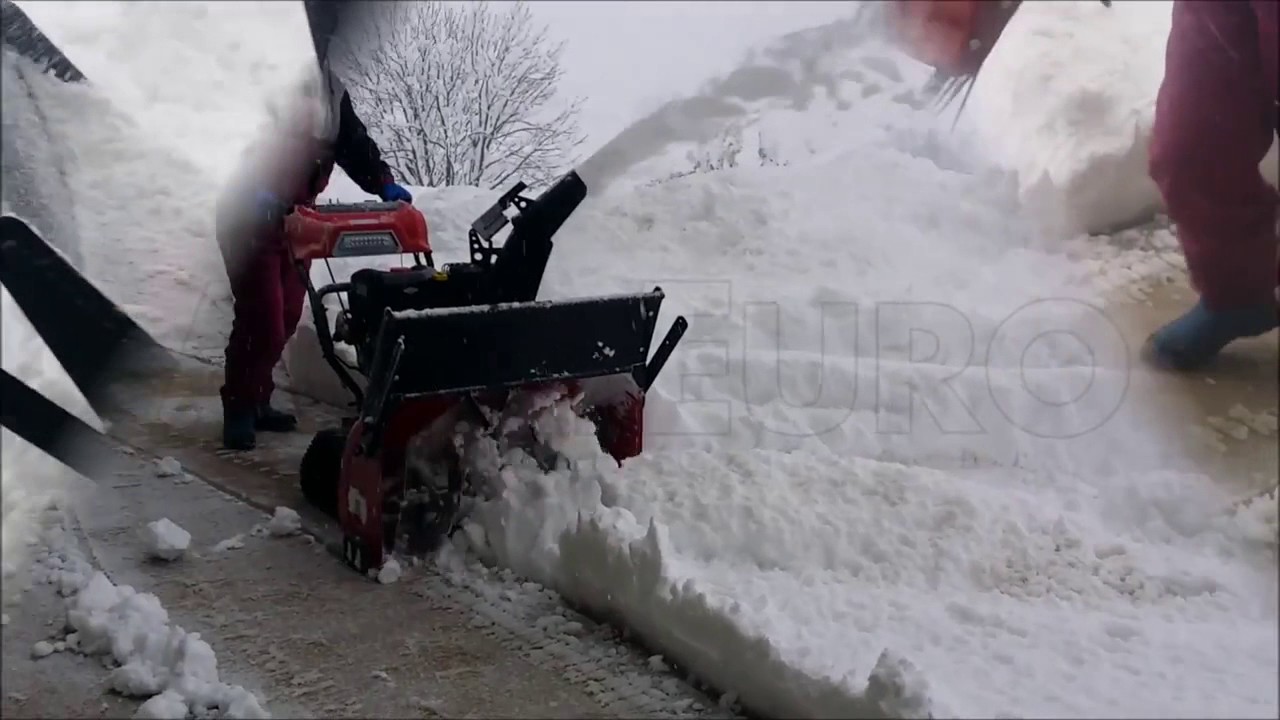 Betrieb der Schneefr&auml;se GeoTech STP1587 TERBS