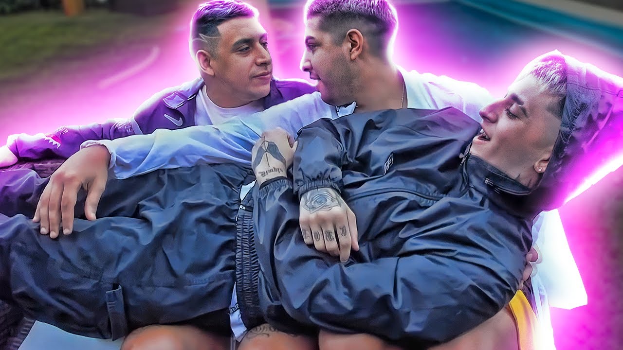 ME DAS UN BESO
