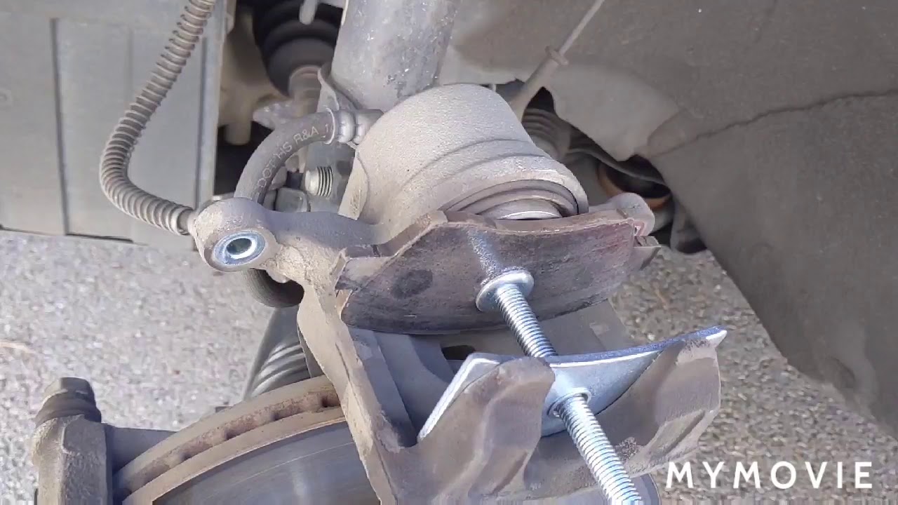 Замена тормозных колодок Kia Forte 2016 года
