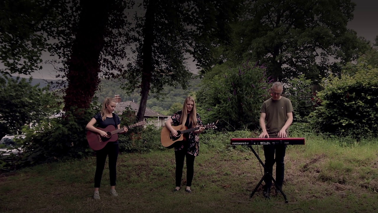Hymn Of The Saviour (Acoustic Song Leading Video) // Emu Music