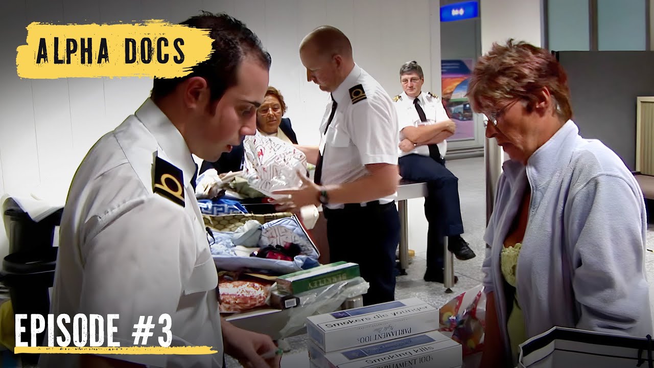 Tobacco Smugglers Caught! | Customs | Series 1 | Full Episode