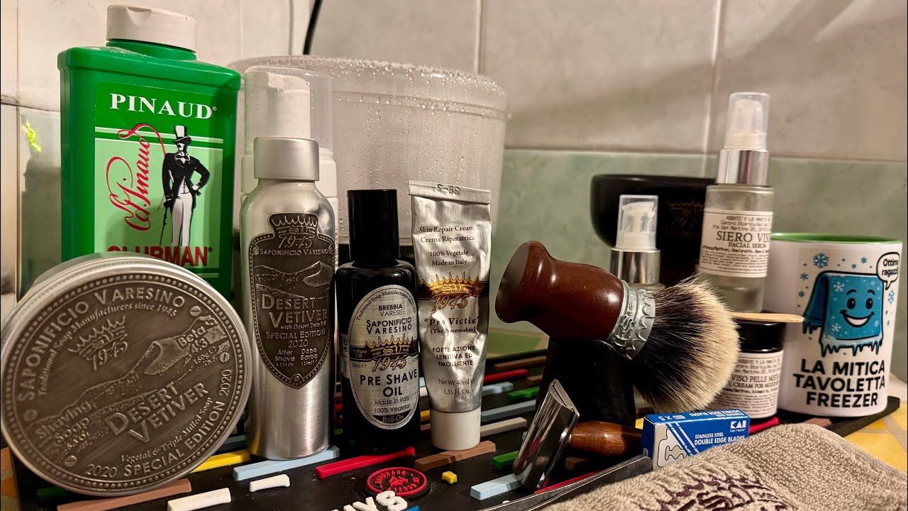 Desert Vetiver,rasoio SV2.0,ciuffo tasso two band Manchurian,entrambi manici mogano pomelé by SV1945