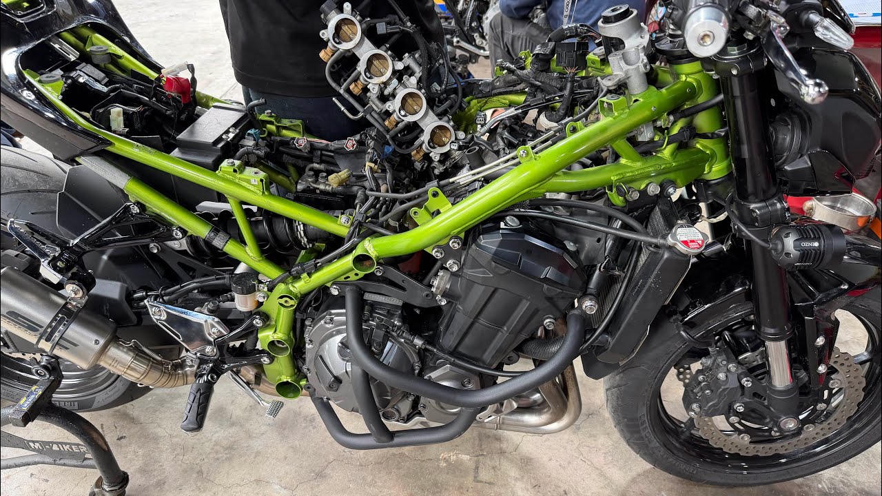 Kawasaki Z900 làm như này là chếch ngộ zồi