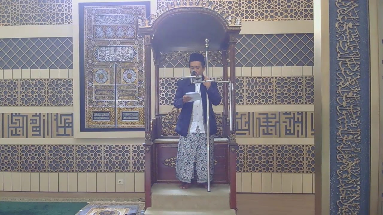 Khutbah Jum'at di Masjid Ainul Yaqin UNISMA