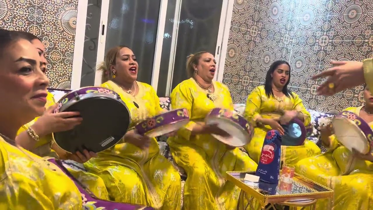 لالة و لالة على نشاط مع احلى بنواسات💃💃💃