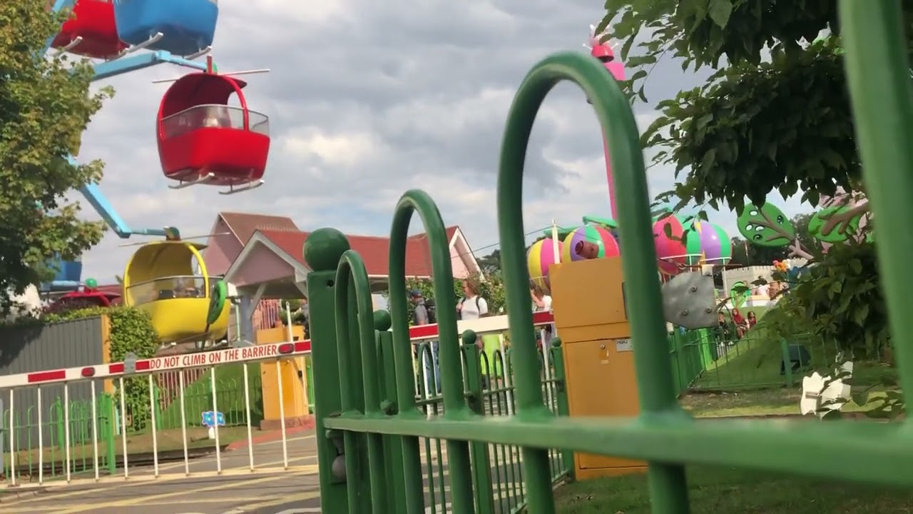 Peppa pig world level crossing, Hampshire
