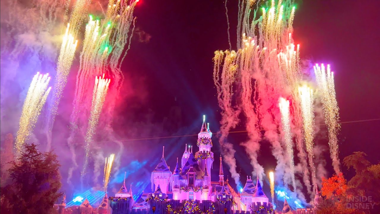 [4K] FULL Believe in Holiday Magic 2021 Fireworks - High Winds Version (B Mode) at Disneyland Park!