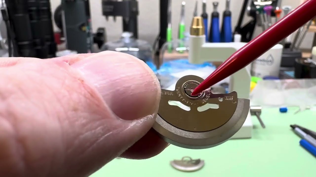 Remove and Replace an NH Movement Rotor Pivot