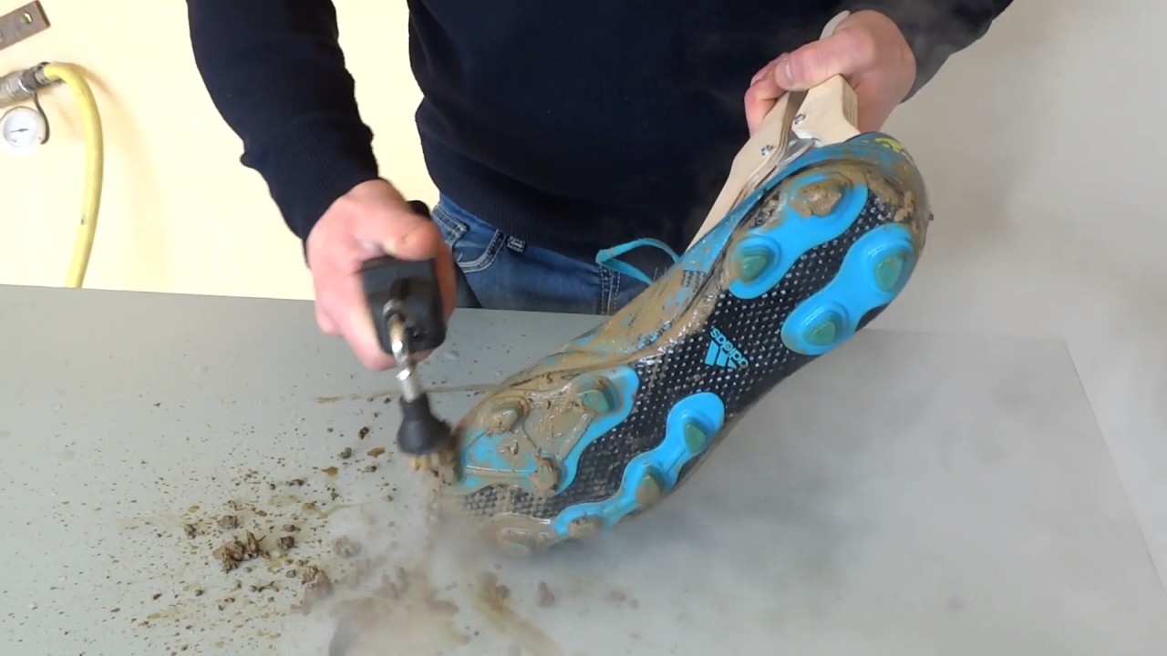 Scarpavapor per la pulizia delle scarpe da calcio