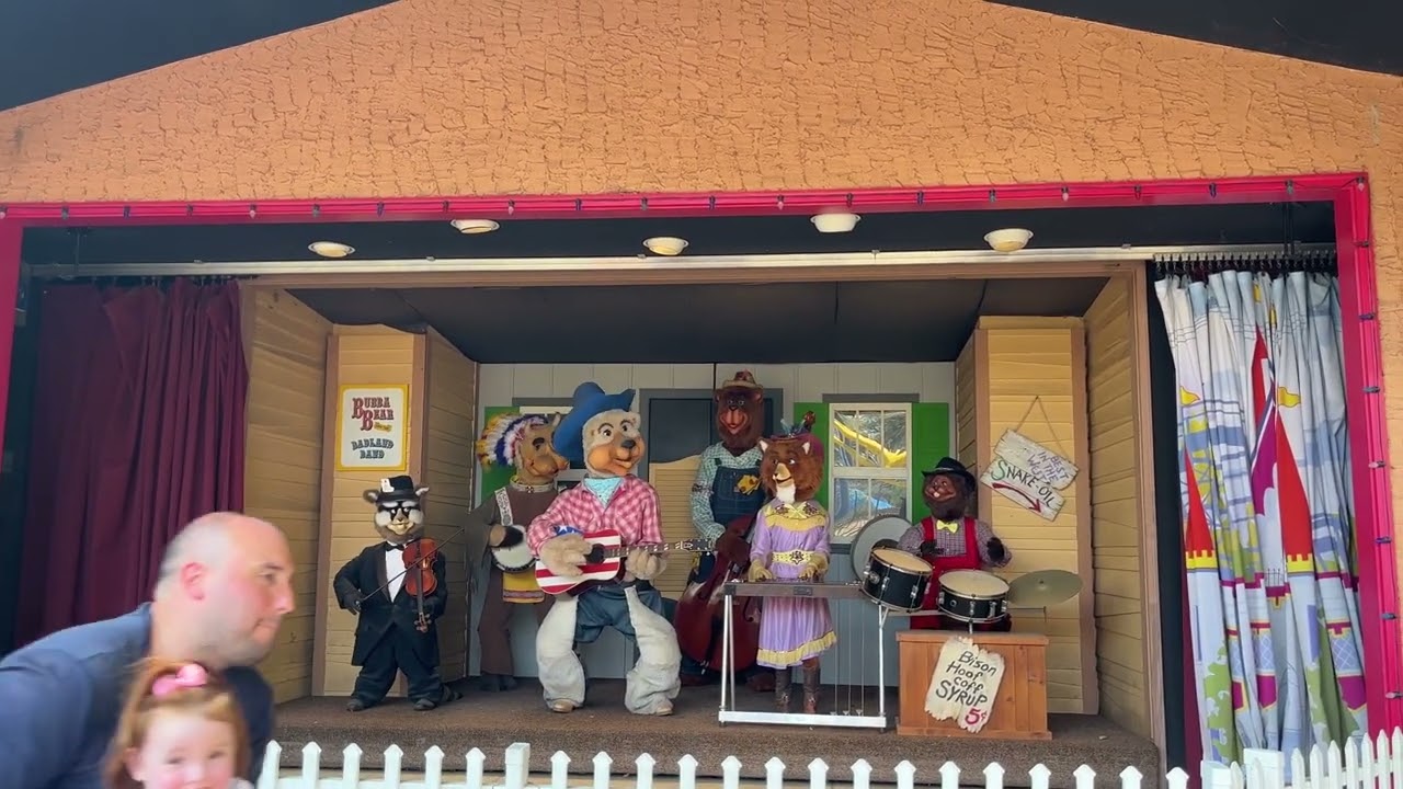 Dutch Wonderland | Bubba Bear & the Badland Band
