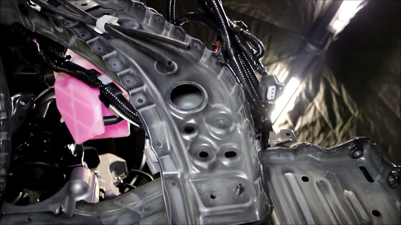 2022 Toyota Rav4 2.0 FWD - pomiar grubości lakieru podwozia, matowienie i przygotowanie do podkładu.
