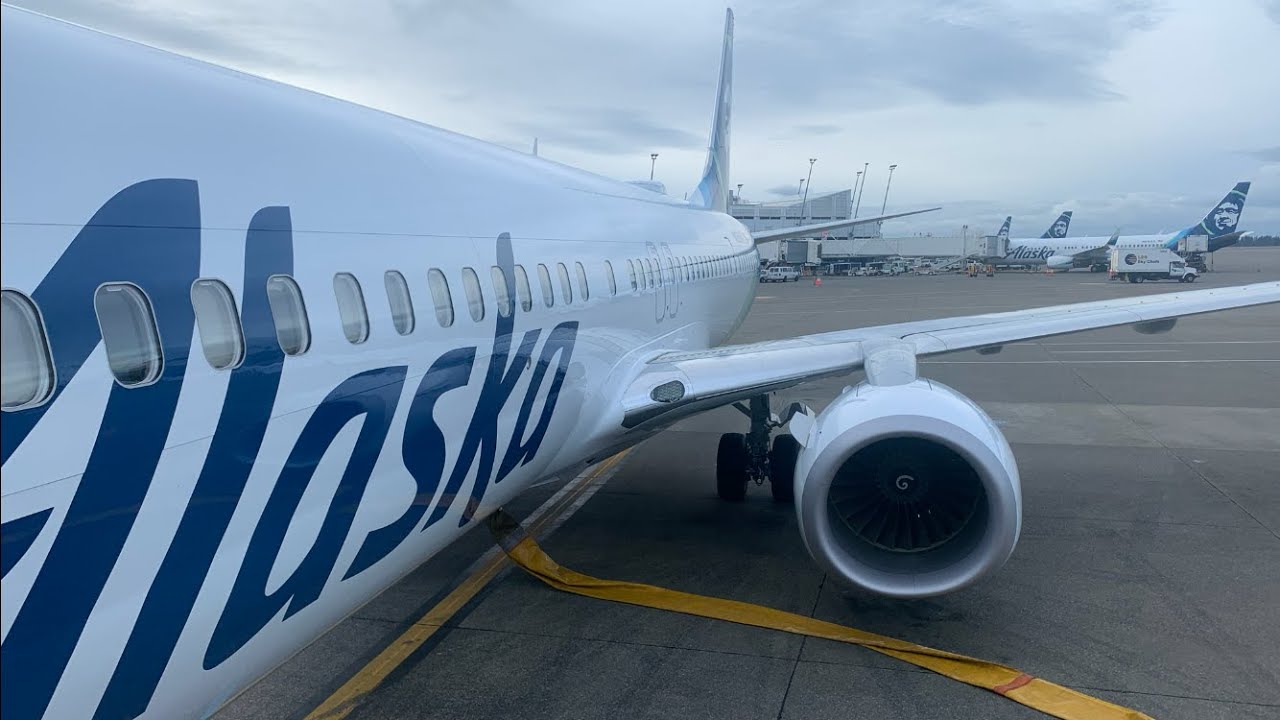 Alaska Airlines Boeing 737-900 Flight From Kansas City to Seattle
