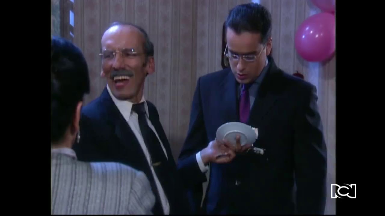 Don Hermes se pone conversador con Armando | Yo soy Betty, la fea