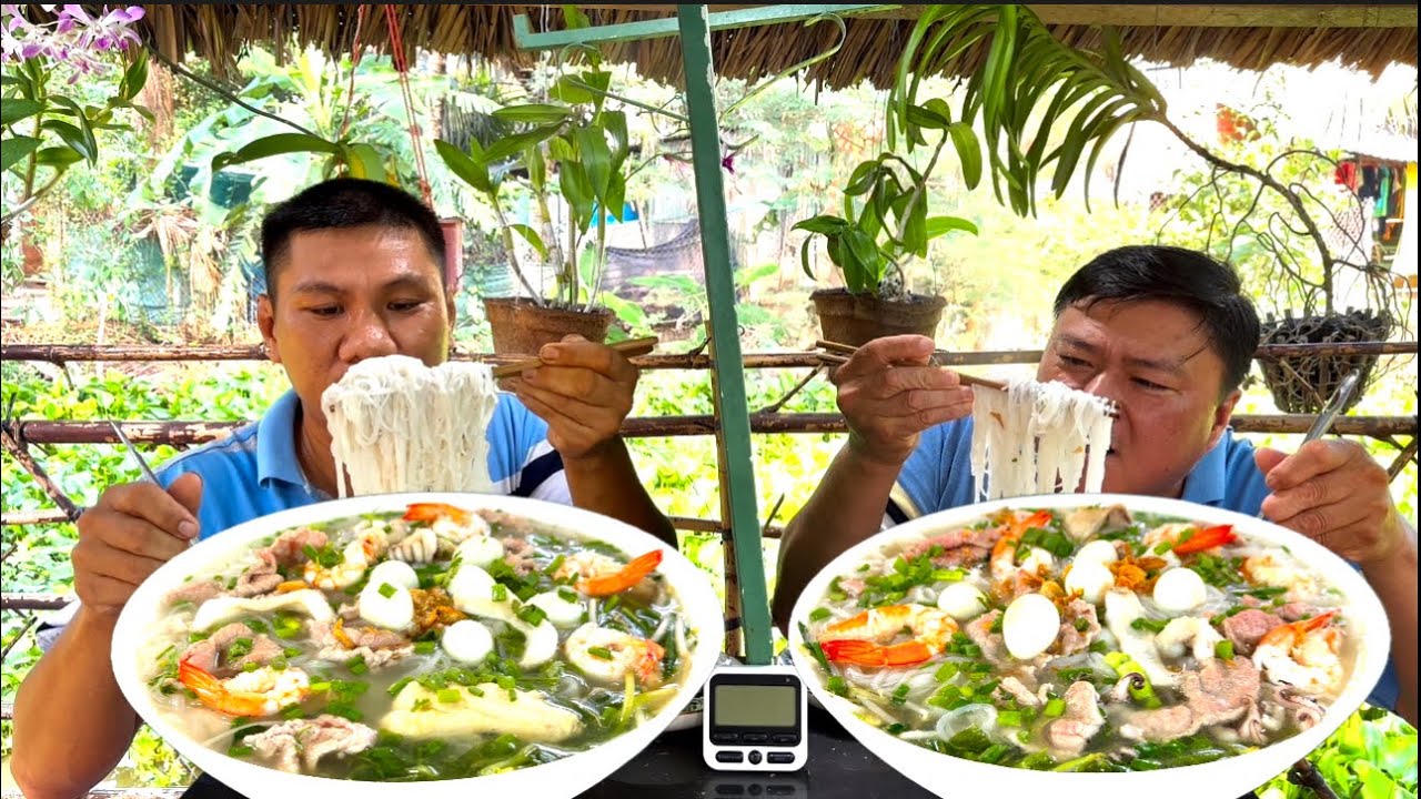 Trận Đấu Chấp 200g Ăn 5,8 Ký Hủ Tiếu Hải Sản Và Cái Kết | ATN