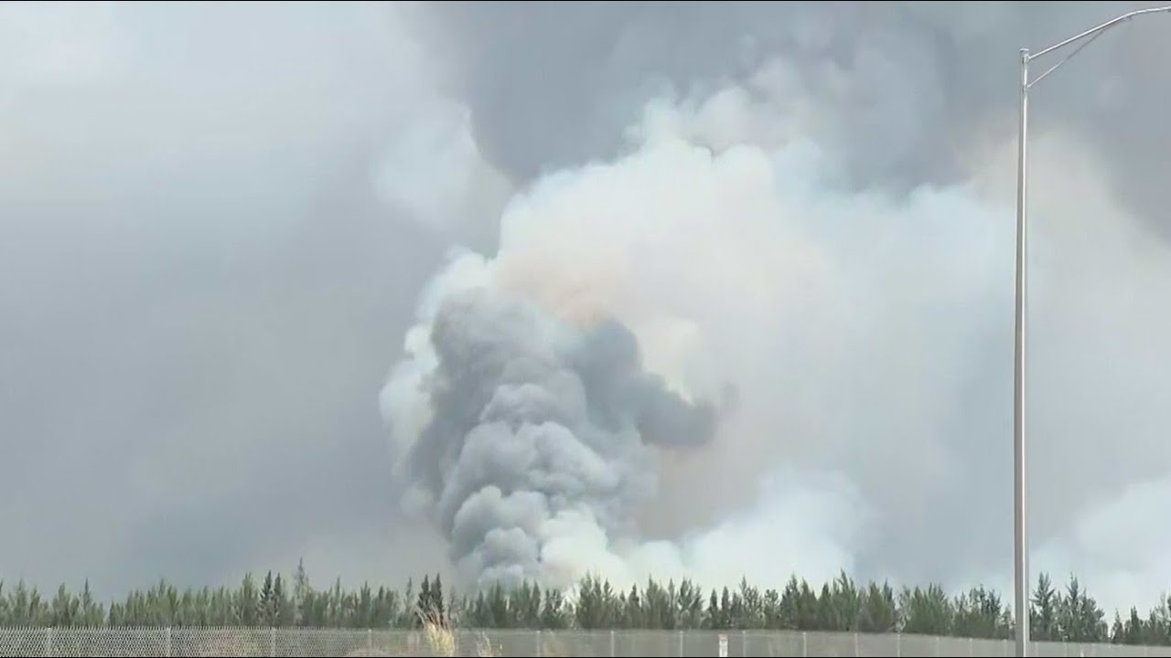 Part of Krome Avenue closed in west Miami-Dade as two wildfires continue to rage in region