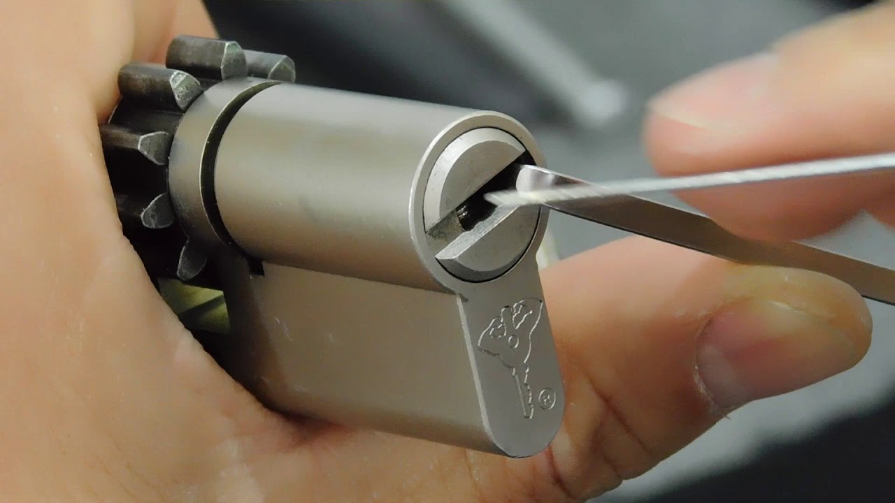 Abriendo cilindro Mul-t-Lock interactivo+ patente 252 Ganzúado y despiece.