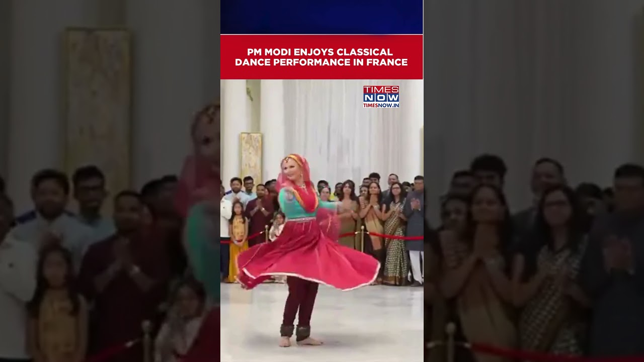 PM Narendra Modi Enjoys Spectacular Classical Dance Performance In France #shorts