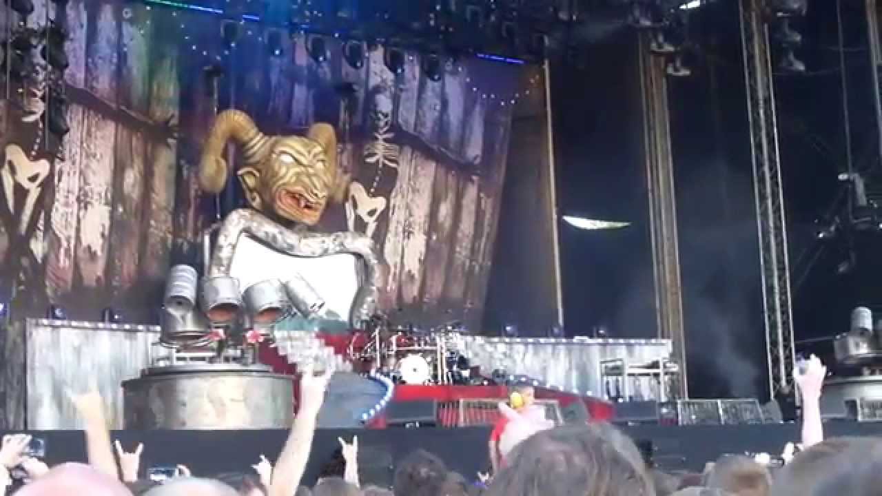 Slipknot - Intro + Sarcastrophe (Live @ Fortarock 2015!)
