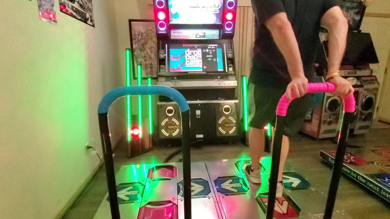 Stepmania 5 on Japanese DDR black cab