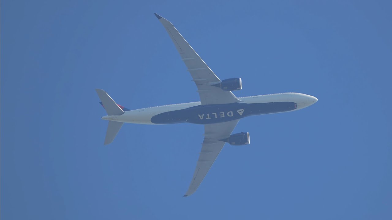 A Delta Airbus A330neo filmed whilst floating through the sunny London sky 