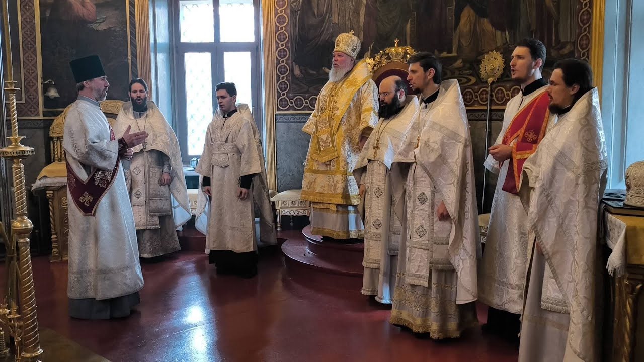 Вечірня накануні Богоявлення з читанням 13 Паремій, Апостола і Євангелія