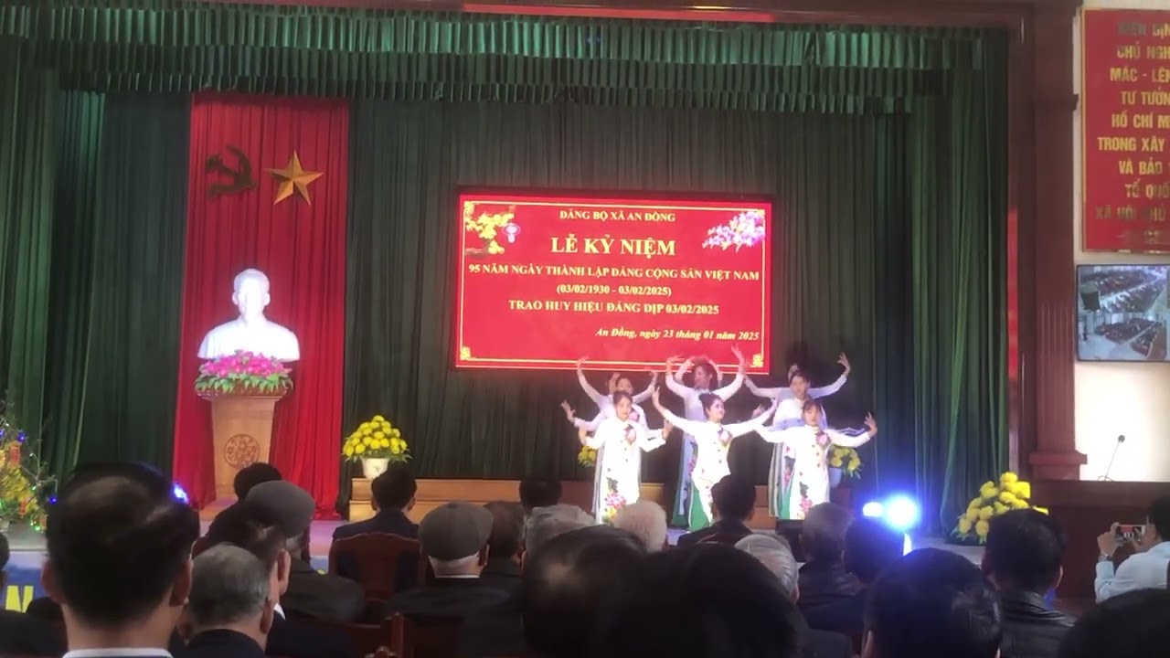 Múa Lá cờ Đảng - Người là niềm tin tất thắng - ĐVN xã Quỳnh Minh